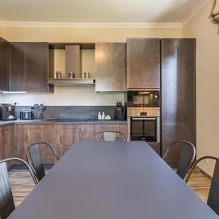 Elena Villa