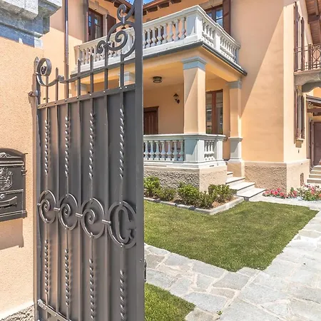 Elena فيلة *